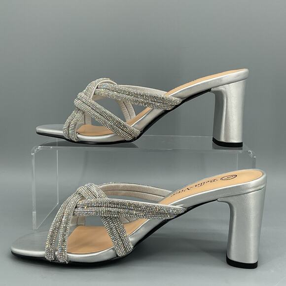 NEW Bella Vita Women’s Carmen Heeled Slip on Sandals Silver Size 8WW - Picture 2 of 10
